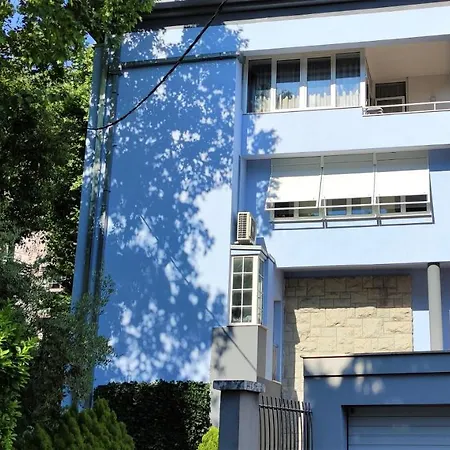 Blue Stella Luxury * Split