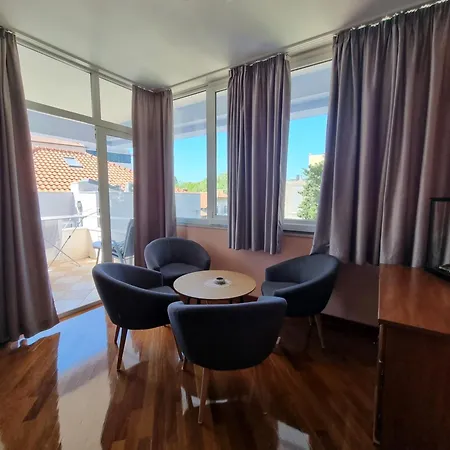 Blue Stella Luxury * Split