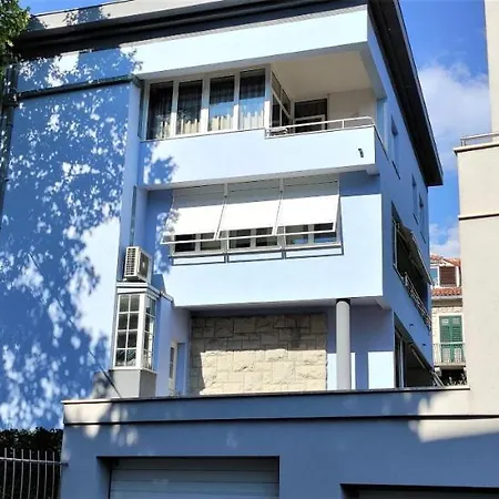 Blue Stella Luxury 스플리트