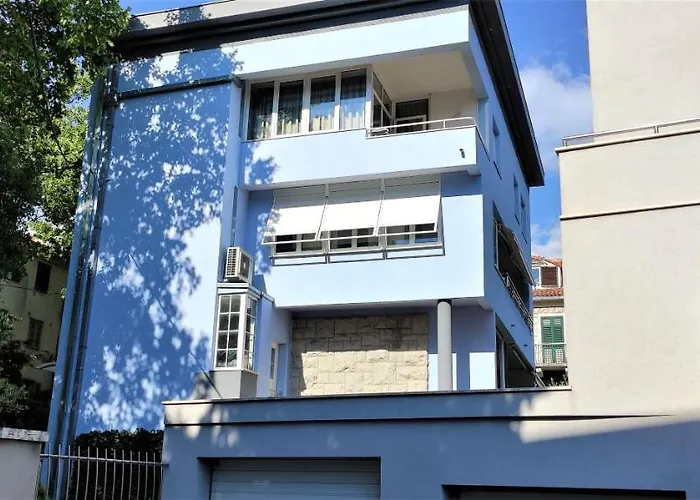 Blue Stella Luxury Split